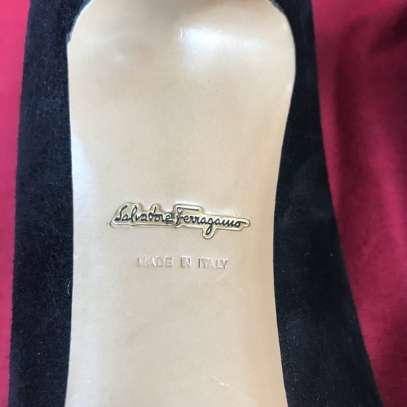 Salvatore Ferragamo Suede Pumps - Picture 4 of 5